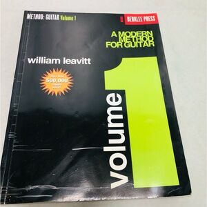 A Modern Method For Guitar Volume1 William Leavitt Berklee Press Book 127 Pages